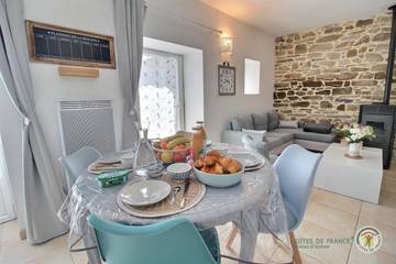 Gîte pour 4 personnes, avec jardin et terrasse à Rospez