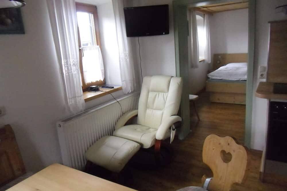 Ganze Wohnung, Ferienwhg.in Berghof, Parterre gemütlich im alpenländischen Stil mit Carport in Halblech, Bayerisch Schwaben