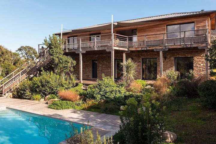 Location de vacances pour 4 personnes, avec jardin ainsi que jacuzzi et terrasse dans Plage de Pinarello - 4