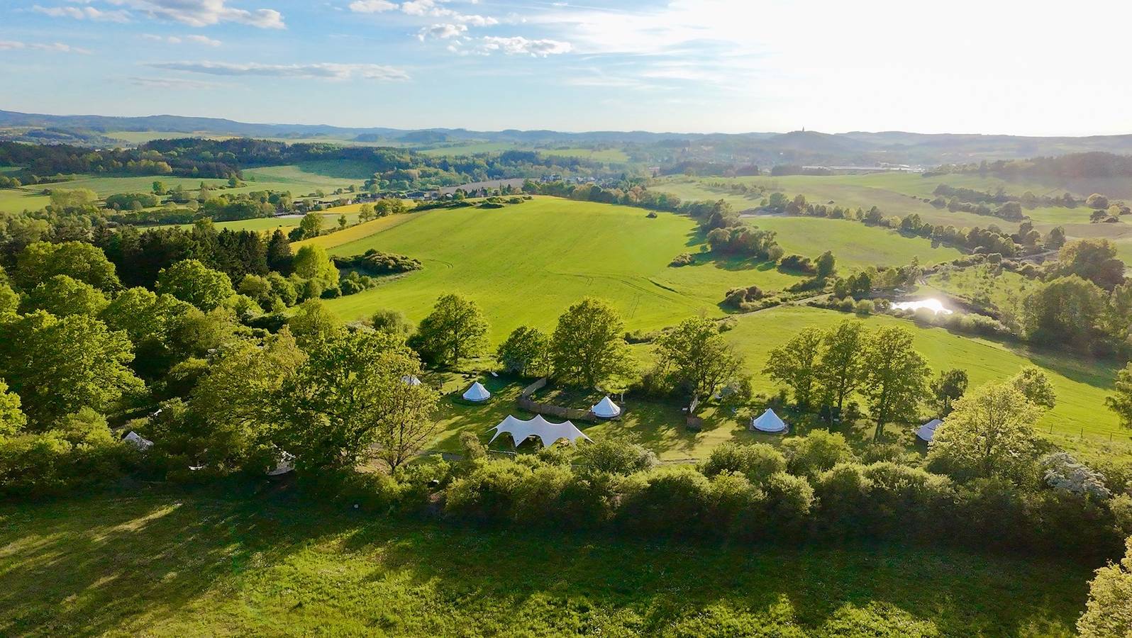 Tipi für 4 Personen mit Garten in Region Pilsen