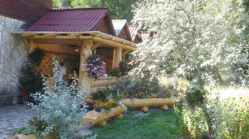 Maison d’hôte pour 3 personnes, avec jardin et vue dans Sucevița