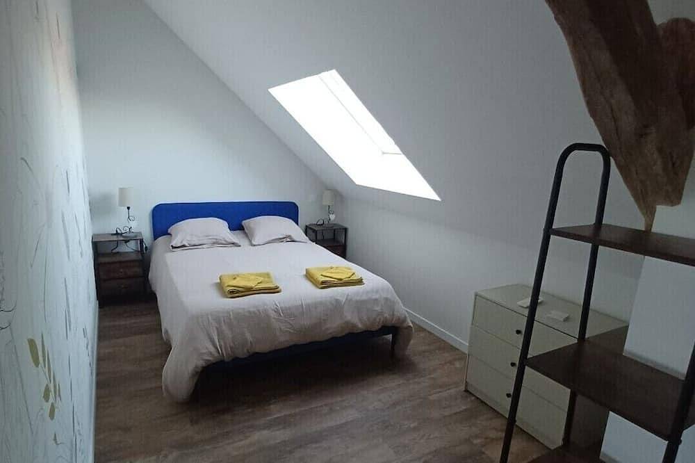 Gîte \"Ma Poule\" de 1 à 5 personnes avec piscine in Mosnes, Région de Tours