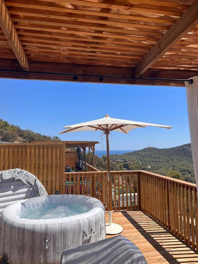 Camping pour 6 personnes, avec piscine ainsi que terrasse et vue, animaux acceptés à Saint-Raphaël - 2