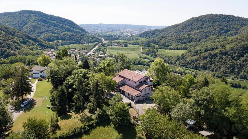 Location de vacances pour 2 personnes, avec jardin et vue à Follina - 3
