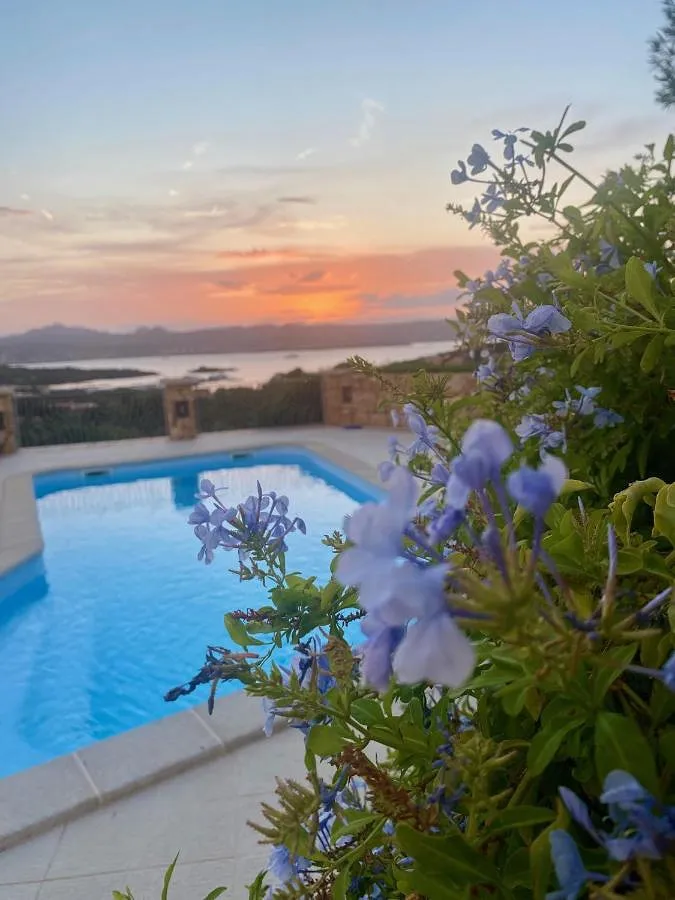 Chalet para 12 personas, con jardín además de vistas y piscina, Familias con niños - 1