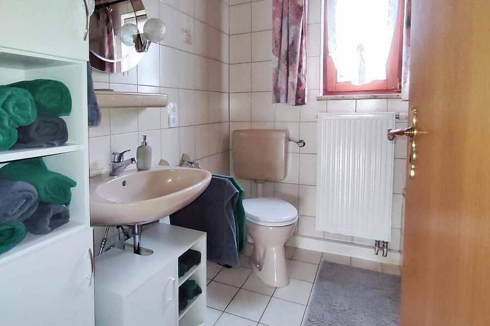 Apartamento inteiro, Cozy vacation home (52sqm) with terrace and space for 4 people in Lindberg, Baviera Oriental