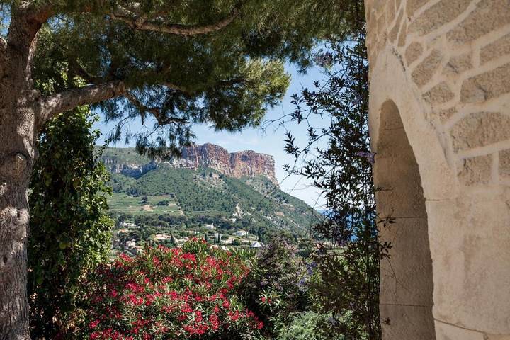 Location de vacances pour 3 personnes, avec piscine ainsi que terrasse et jardin dans Parc national des Calanques - 4