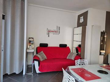 Gîte pour 4 personnes, avec terrasse à Saint-Estève