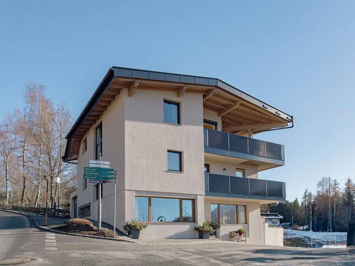 Ferienwohnung für 3 Personen, mit Balkon und Terrasse sowie Ausblick in Telfs