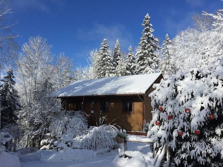 Chalet for 6 people, with balcony and hot tub, with pets in Quebec
