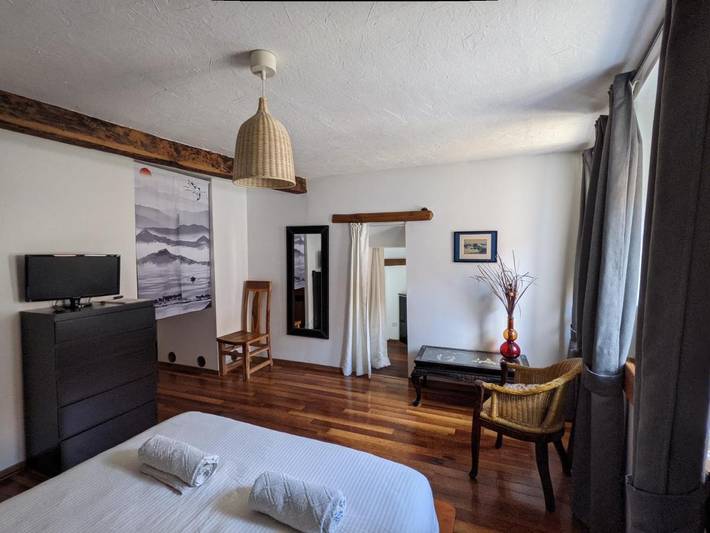 Chambre d’hôte pour 5 personnes, avec vue ainsi que jardin et piscine dans l' Ariège - 3