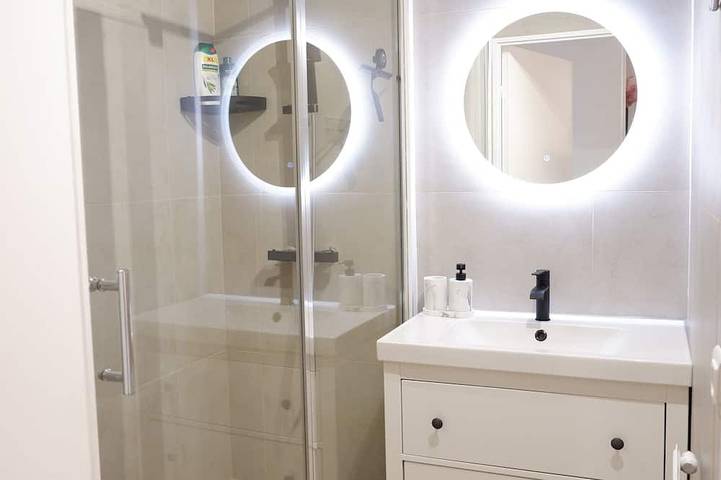 Appartement entier, Le Sully Terrasse - 5min gare Rer in Courcouronnes, Essonne