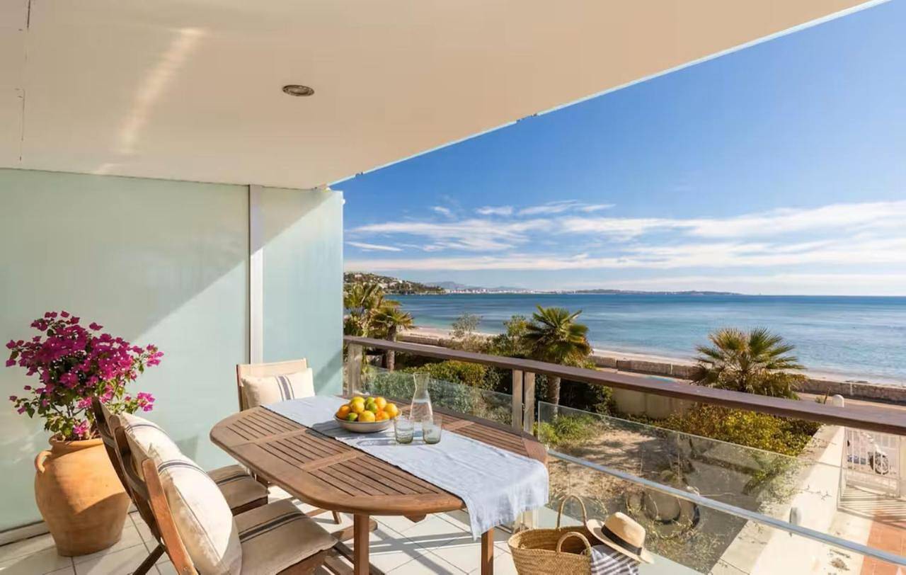 Appartement entier, Premium Two-Bedroom Beach Front Apartment Palm Beach, Cannes in Cannes, Côte méditerranéenne (France)