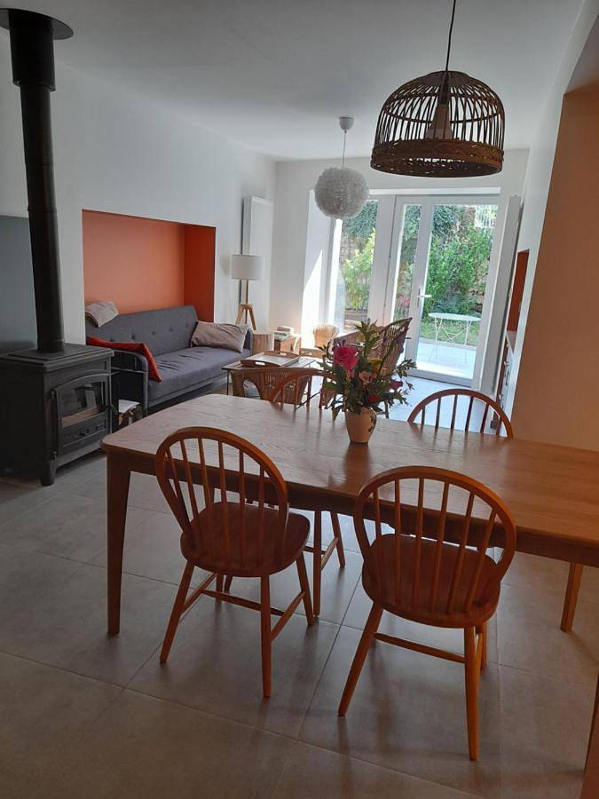 Location de vacances pour 6 personnes, avec jardin dans Frontenay - 2