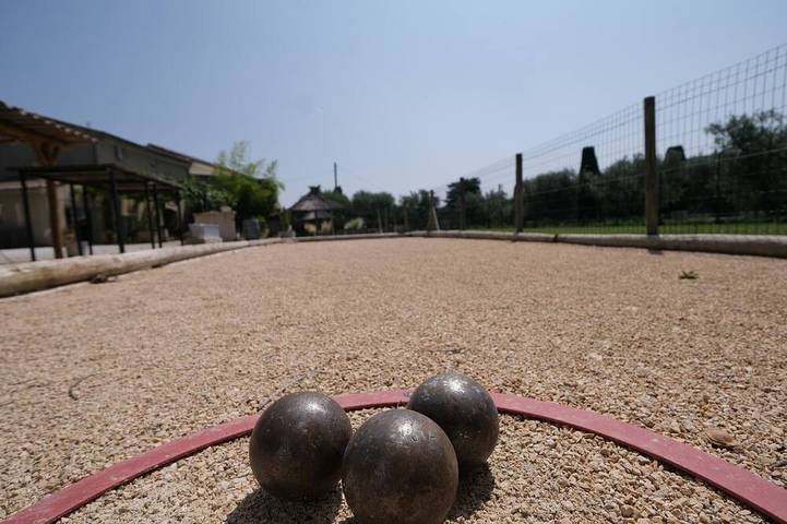 Casa de campo típica provenzal, piscina climatizada, en Barbentane, cerca de Avignon 8 pers. in Barbentane, Region de Arles
