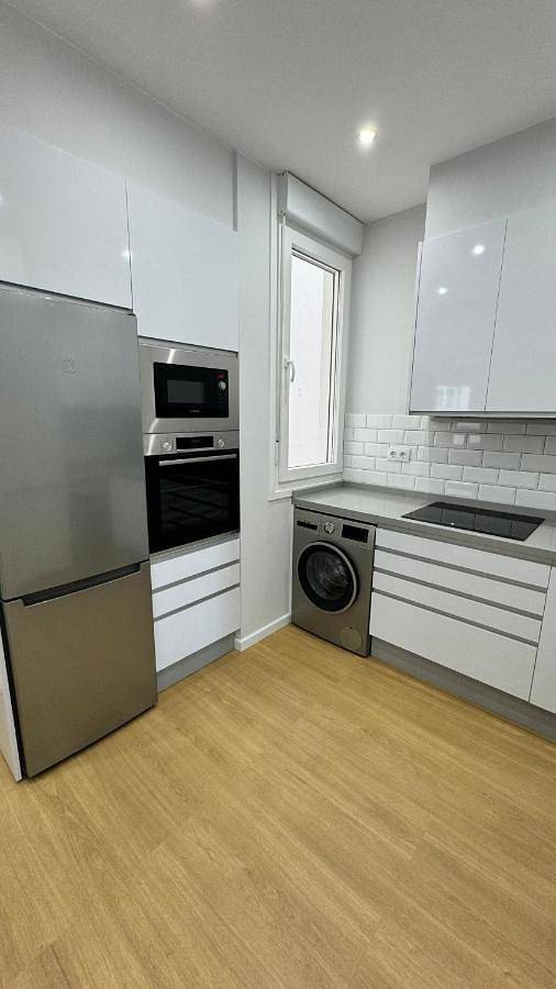 Apartamento entero, Comodidad cerca de la playa.. a un paso de todo! in La Coruña, Costa de Galicia