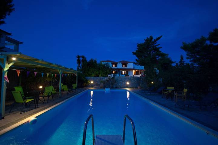 Villa for 5 people, with Balcony and Terrace as well as Garden and Pool in Alonissos