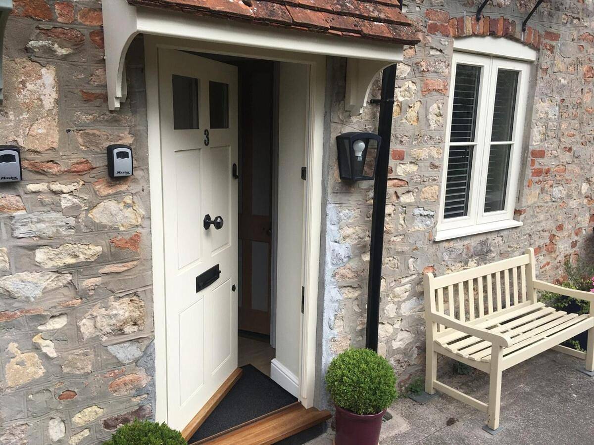 One-Bedroom House in Wells, Somerset