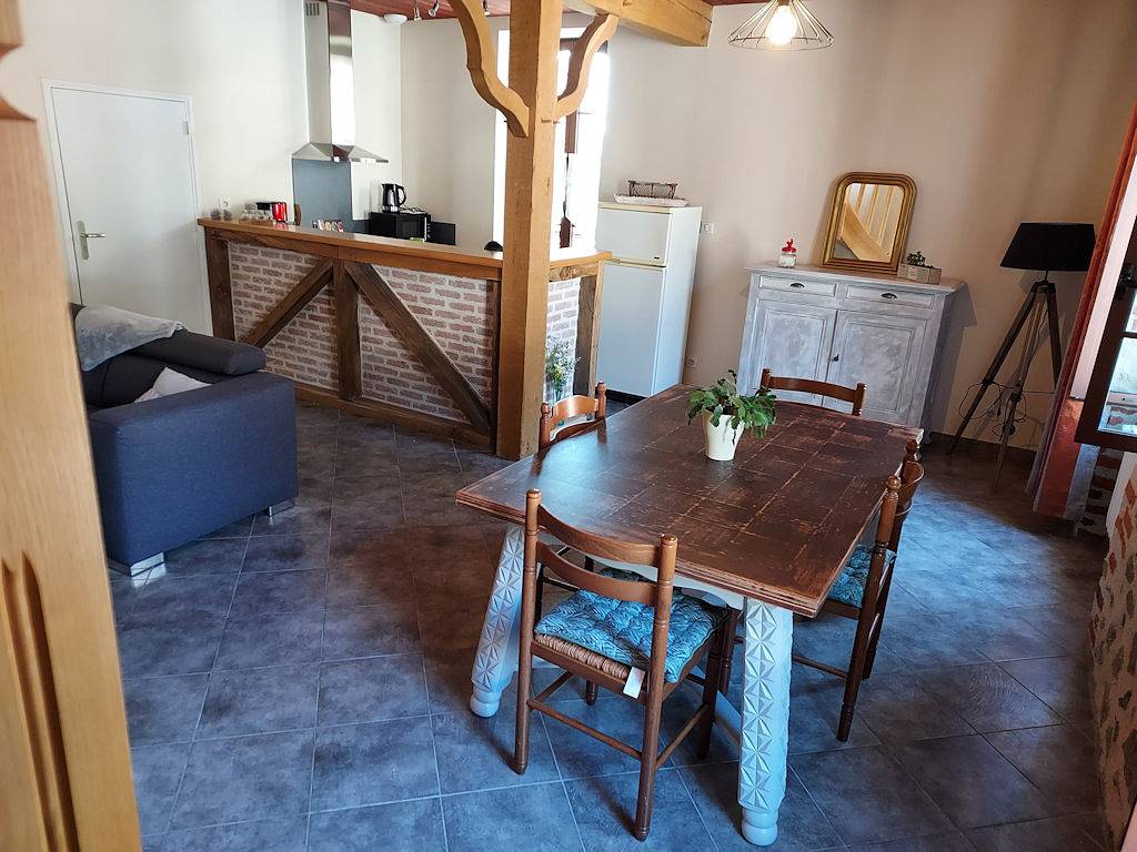 Appartement entier, Gîte Le Nid Dorien in Saint-Cernin, Région d'Aurillac