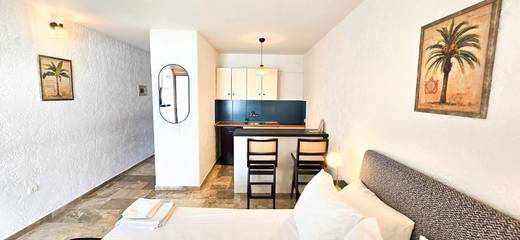 Cottage pour 2 personnes, avec jardin dans Selianitika