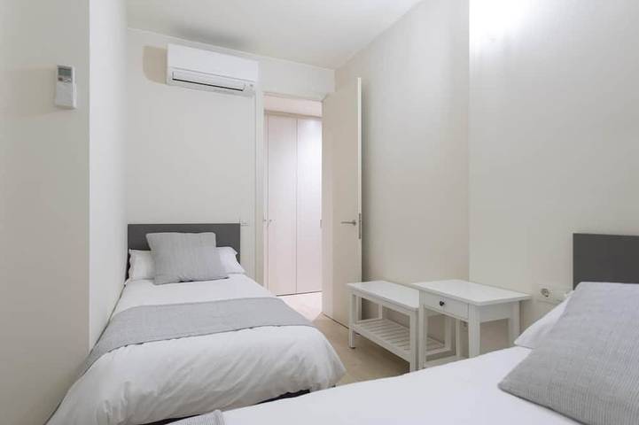 Apartamento entero, Bravissimo Cort Reial 1A, con 2 dormitorios y en el centro histórico in Gerona, Gironés