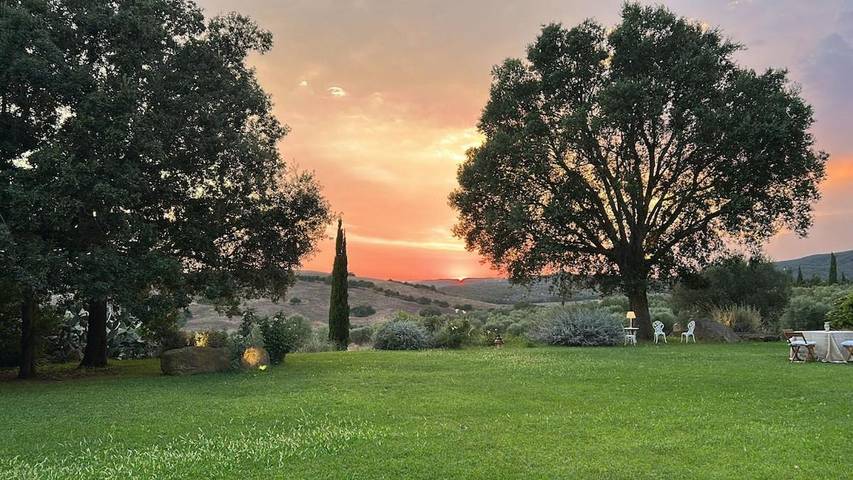 Villa per 11 persone, con giardino e panorama nonché piscina, con animali domestici in Capalbio