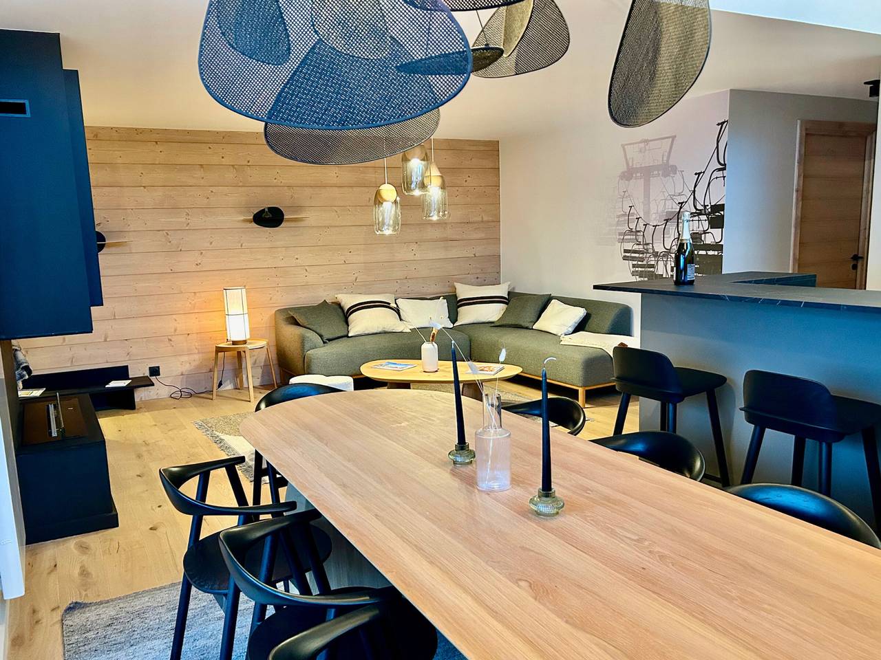 Entire apartment, Luxurious Apartment with Balcony, Near Slopes, Concierge Service, Family-Friendly in Méribel-Mottaret, Les Allues