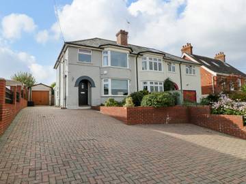 Holiday Home for 6 People in Lymington, New Forest National Park, Photo 1