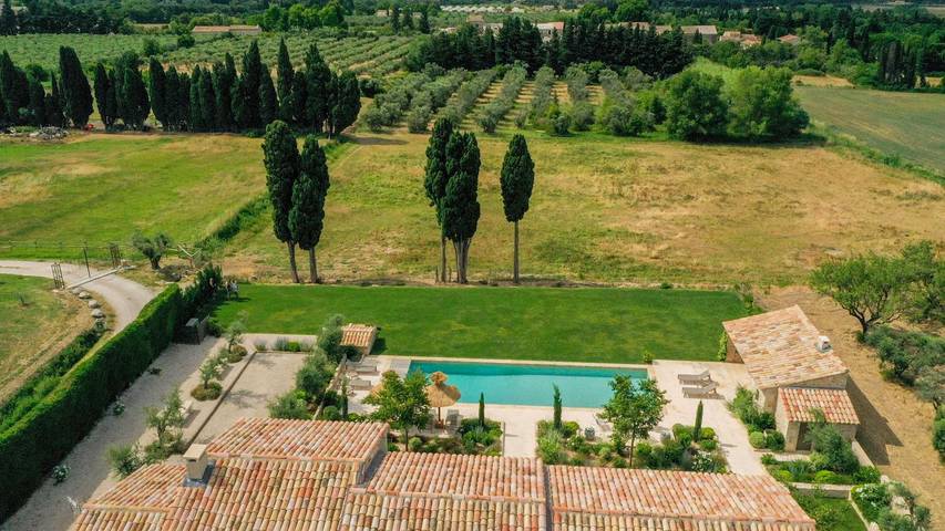 Location de vacances pour 10 personnes, avec jardin et terrasse, animaux acceptés à Maussane-les-Alpilles - 2
