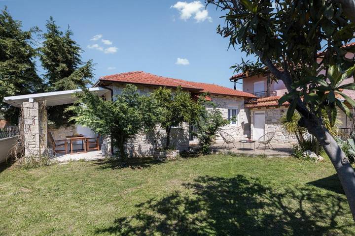 Location de vacances pour 7 personnes, avec jardin et terrasse, animaux acceptés dans Portes