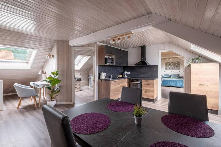 Gîte pour 4 personnes, avec vue ainsi que jardin et terrasse à Grosmagny