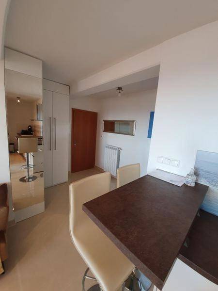 Maison d’hôte pour 2 personnes, avec jardin ainsi que balcon et vue sur le lac à Rabac - 4
