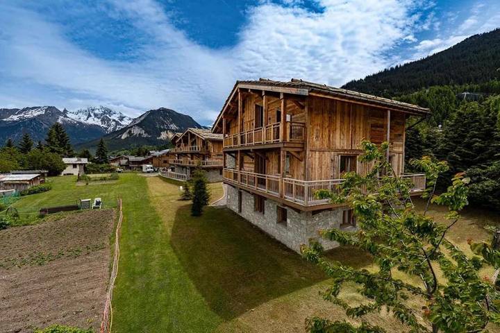 Villa pour 8 personnes, avec terrasse et jacuzzi