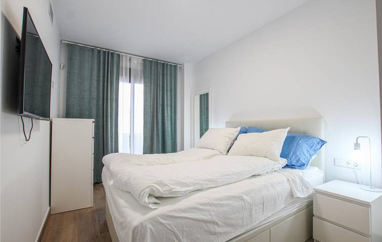 Beachside Apartment with Pool & Parking in Pueblo Patricia, Los Alcázares