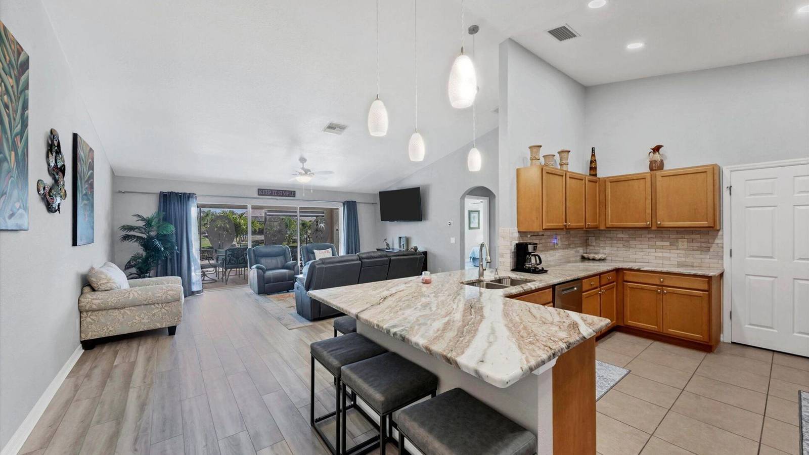 Relaxing Retreat: Charlotte County Villa 5877 Awaits in Charlotte County