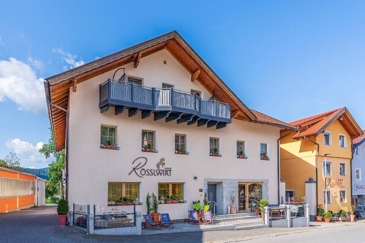 Wander & Aktivhotel Rösslwirt – Wald. Genuss. Heimat - Doppelzimmer Comfort mit Aufbettung in Lam, Baviera Oriental