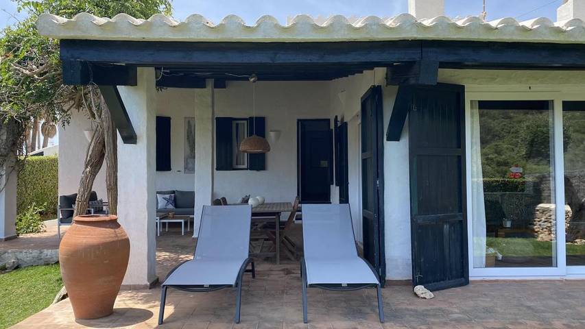 Casa de vacaciones para 9 personas, con Terraza y Jardín en Binisafua