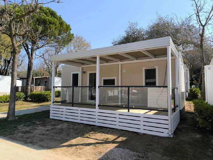 Camping für 6 Personen, mit Terrasse und Garten sowie Pool in Bardolino - 2