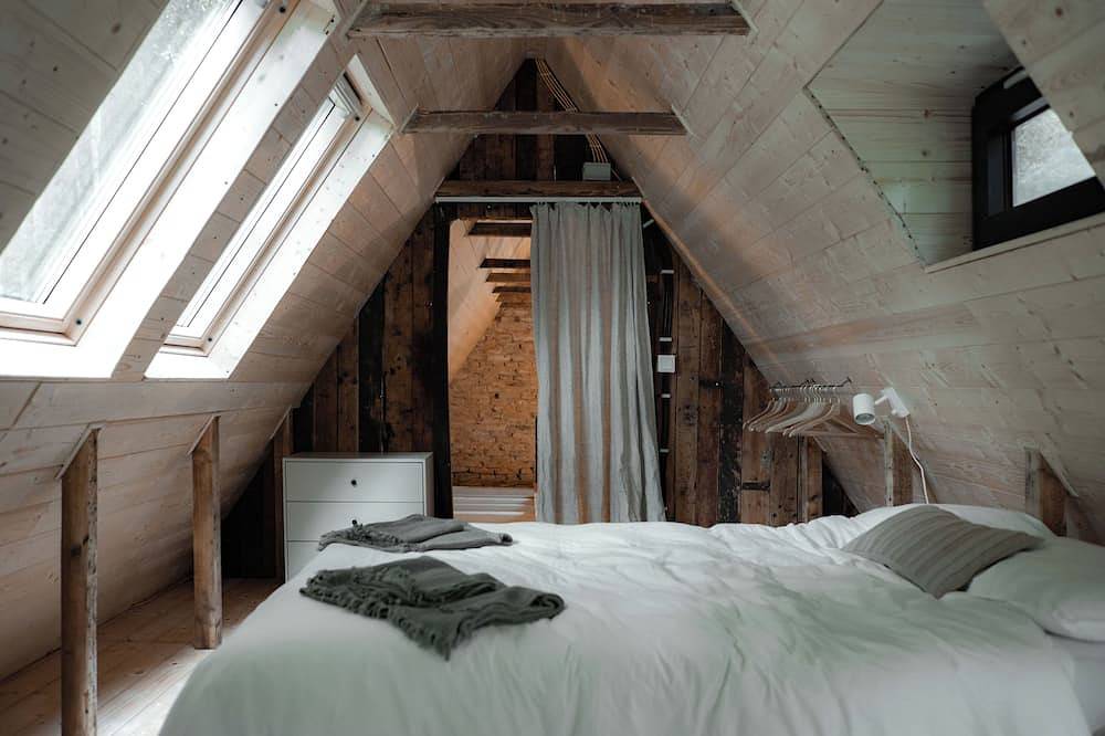 Romantic cabin in the forests of Small Carpathian mountains in Slowakei