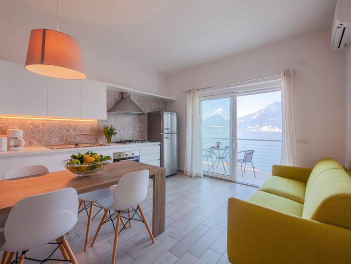 Ferienwohnung für 2 Personen, mit Balkon und Garten sowie Seeblick in Brenzone - 2