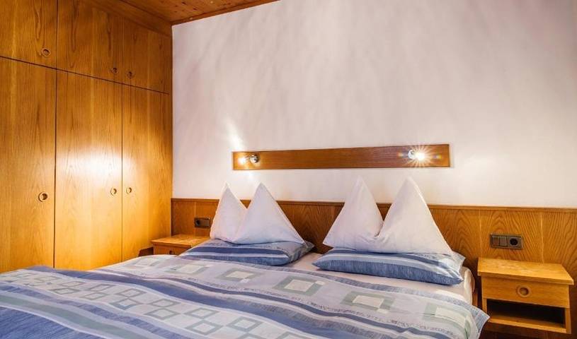 Ferienwohnung für 5 Personen, mit Garten und Ausblick, mit Haustier