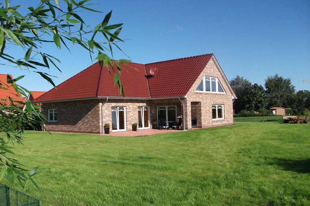 Haus am Kiessee mit direkter Angelseelage in Nenndorf, Nordseeküste