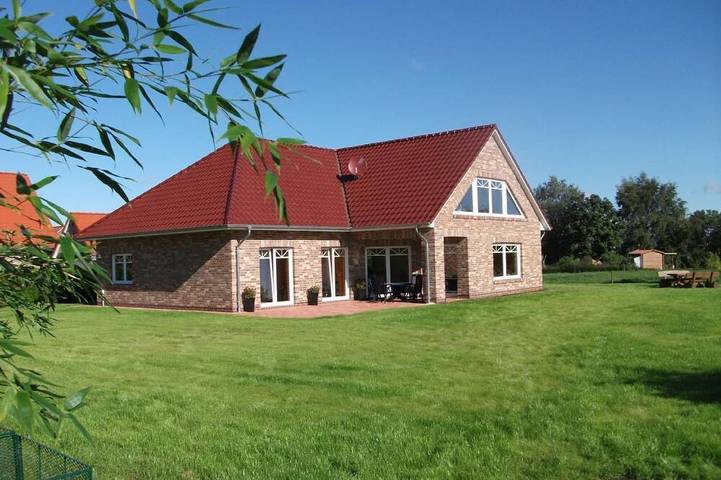 Ferienhaus für 18 Personen, mit Garten in Nenndorf