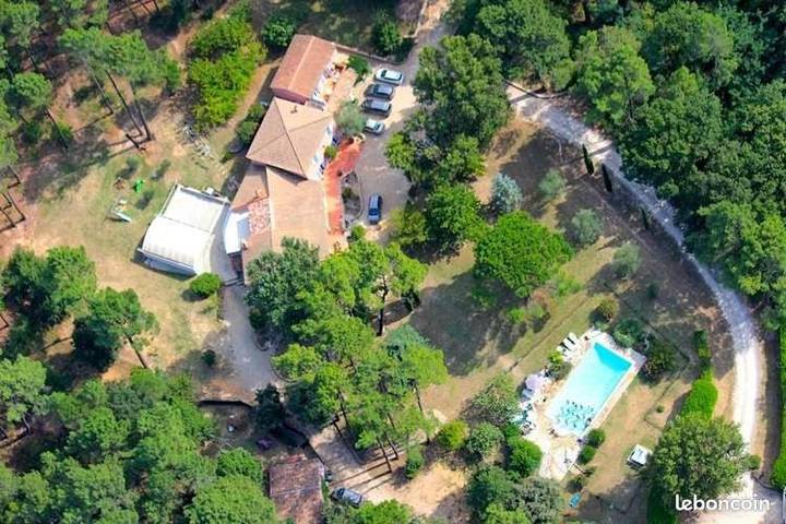 Location de vacances pour 25 personnes, avec jardin ainsi que piscine et jacuzzi à Bollène - 4