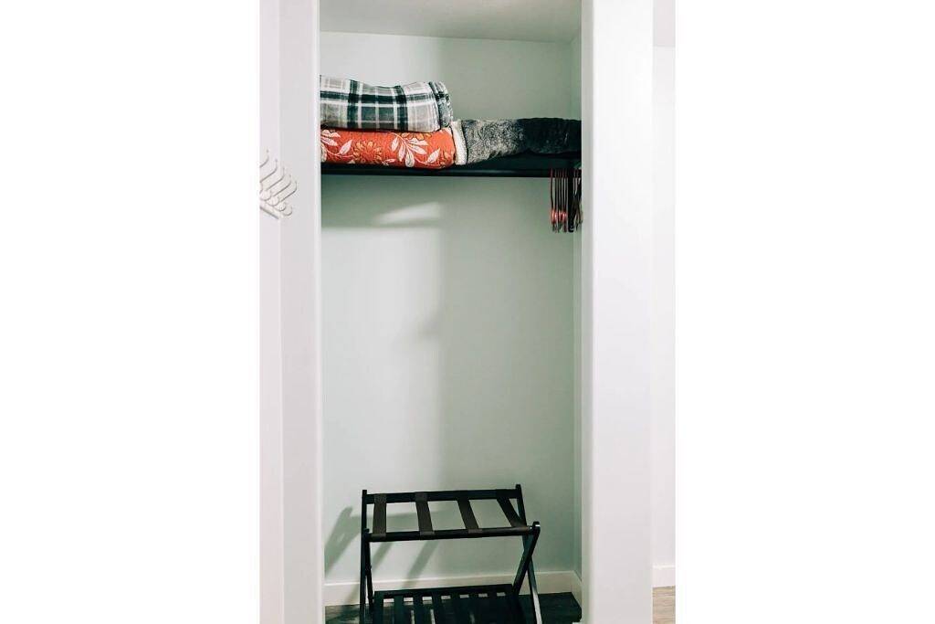 Ganze Wohnung, Modern Barn Stay 2Br, 1Ba Sleeps 6- in Amish Country near Berlin in Holmes County