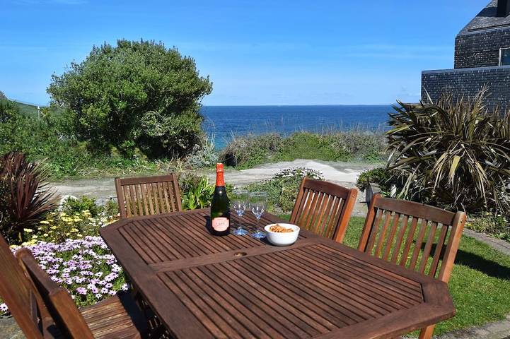 Cottage für 6 Personen, mit Terrasse und Garten - 1