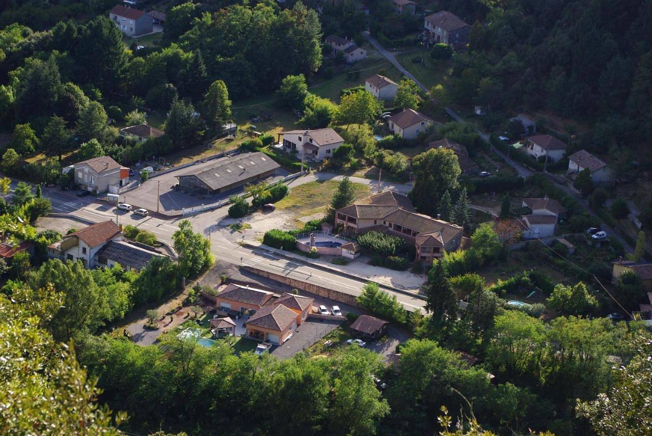 Double Room with Pool View in Pont-de-Labeaume, Parc naturel régional des Monts d'Ardèche