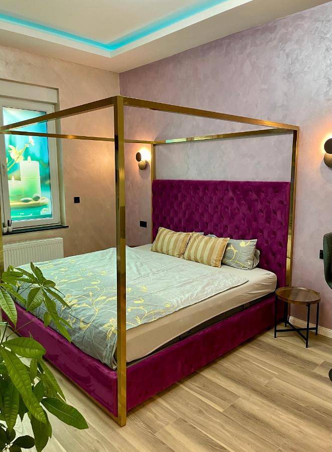 Ganze Wohnung, Two-Room Apartment in Oberhausen, Ruhrgebiet