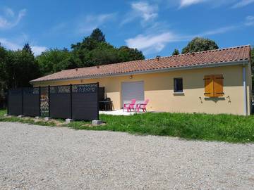 Gîte pour 4 personnes, avec jardin et terrasse à Saint-Pardoux