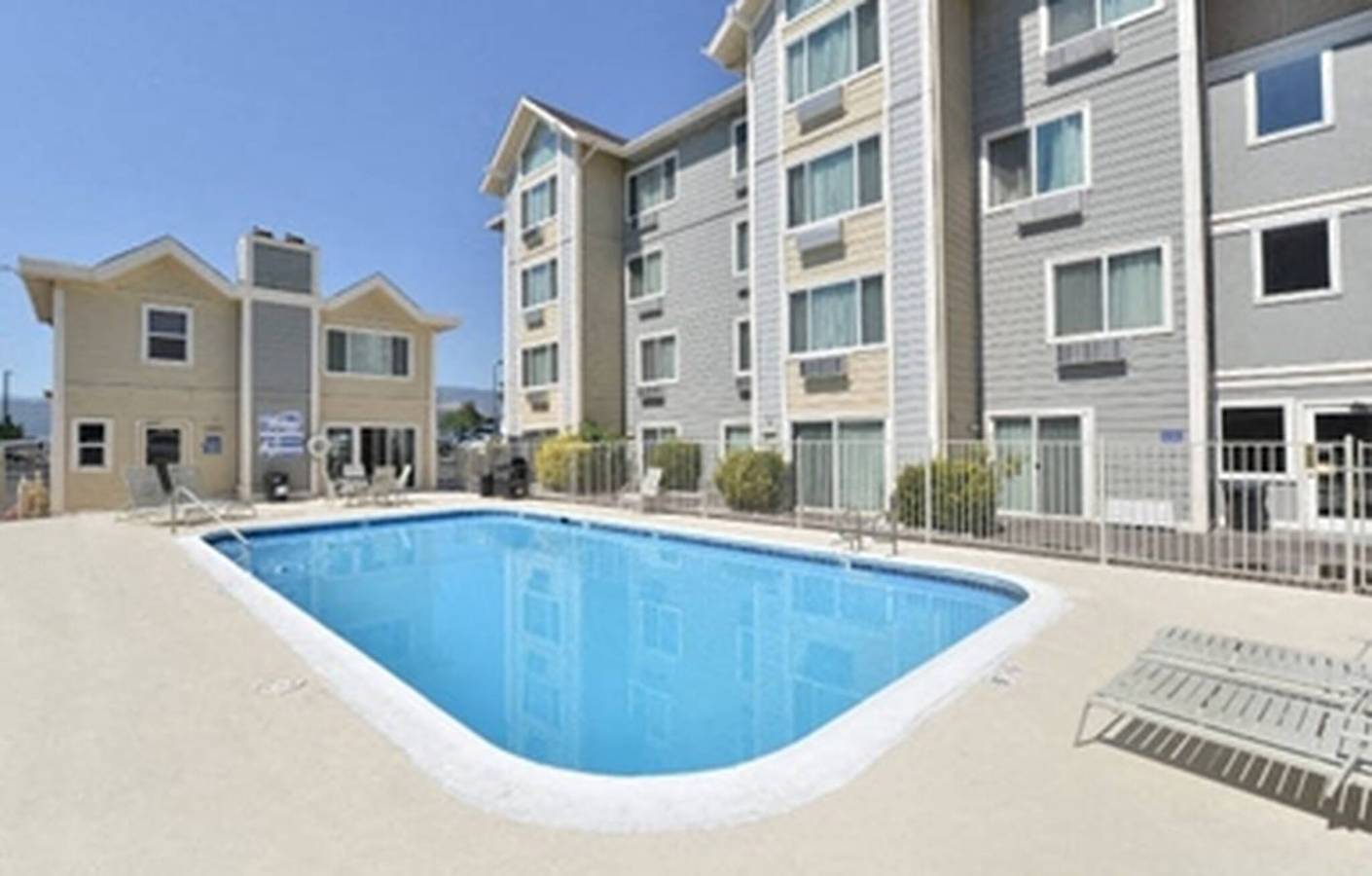 Estudio entero, Cerca del aeropuerto, el hospital, el centro de la ciudad, televisor de 58 pulgadas - Apt 150 in Reno, Nevada (Estados Unidos)